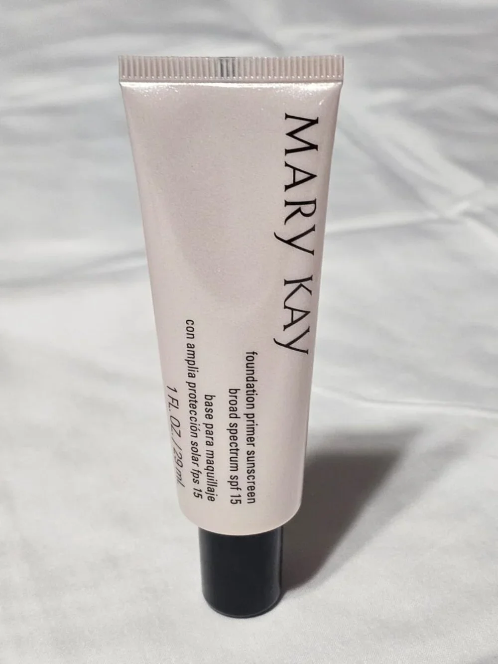 Mary Kay Foundation Primer Sunscreen SPF 15 Broad Spectrum  1 fl oz / 29 ml  NWT